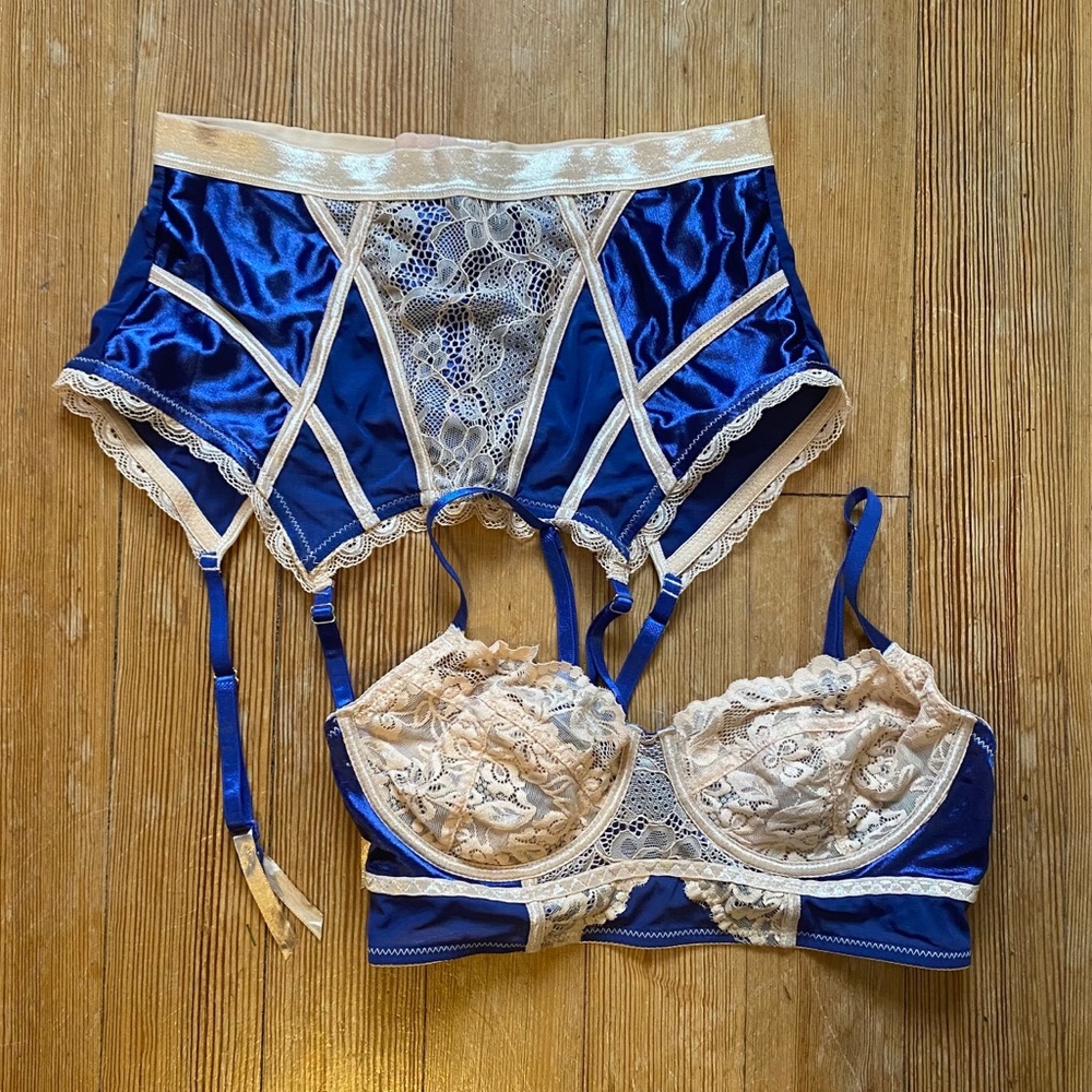 Gorgeous 2 Pc. Lingerie - Picture 1 of 10
